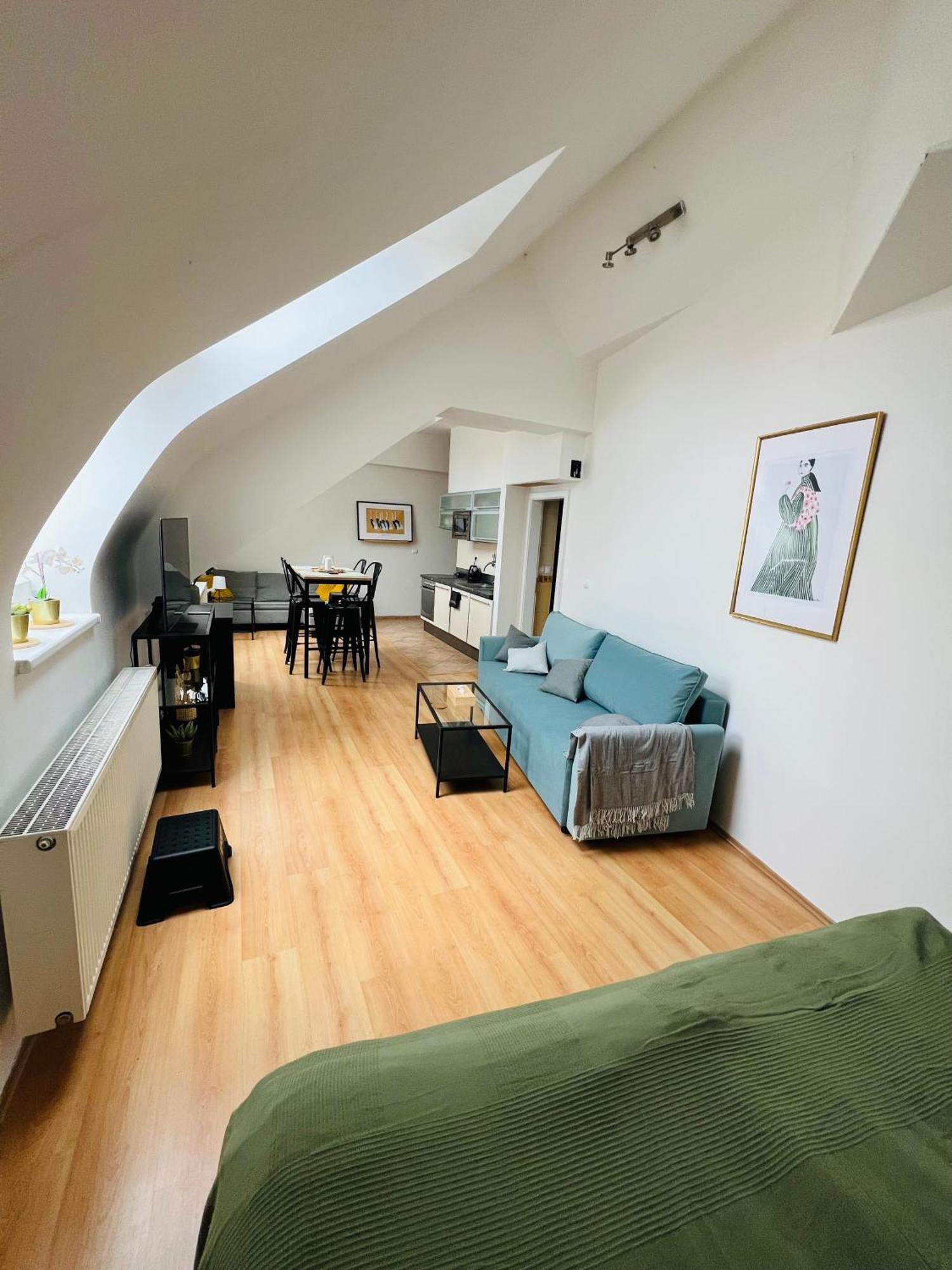 Central, Cozy & Stylish With Views
