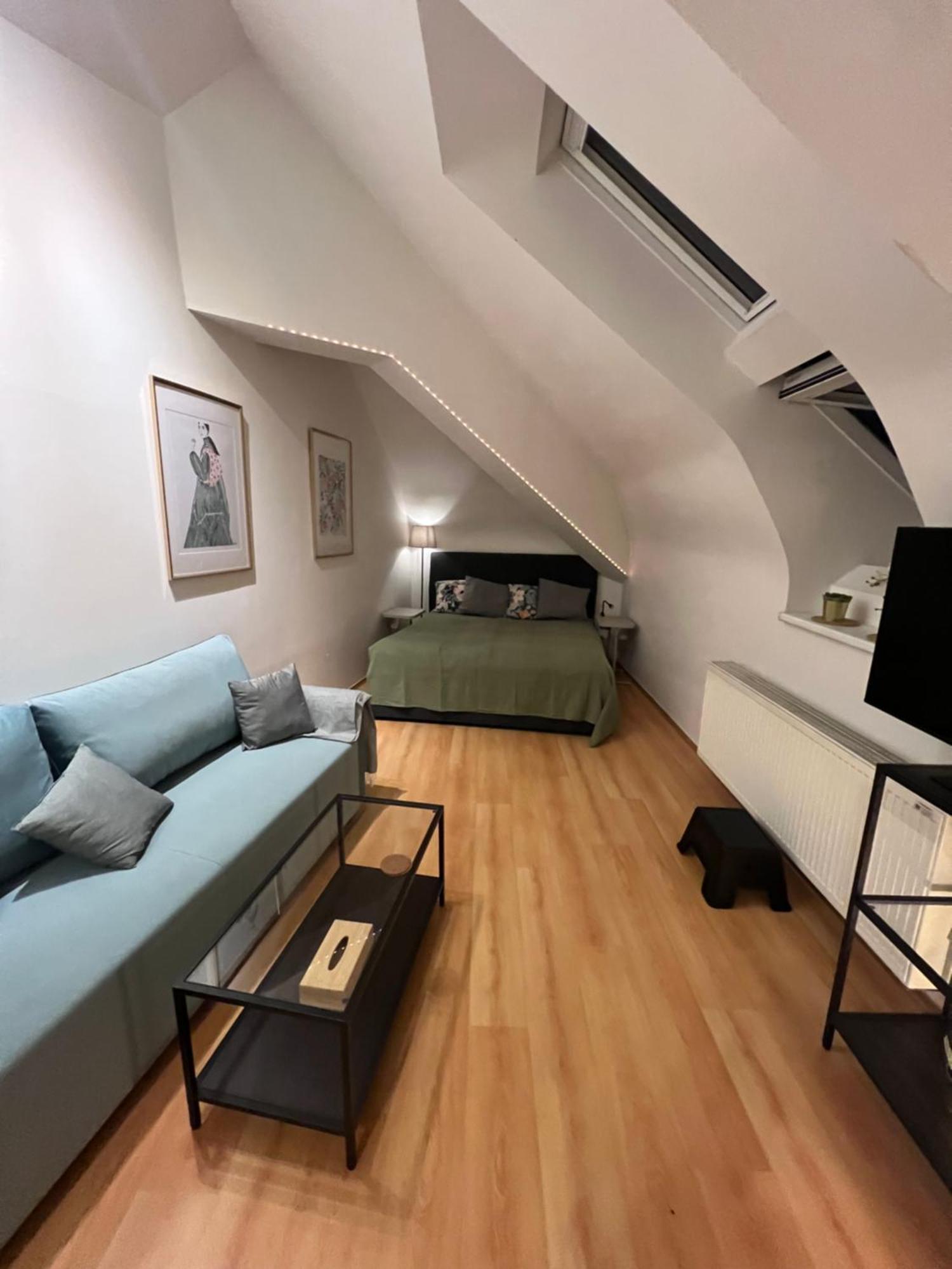 Central, Cozy & Stylish With Views * Praga