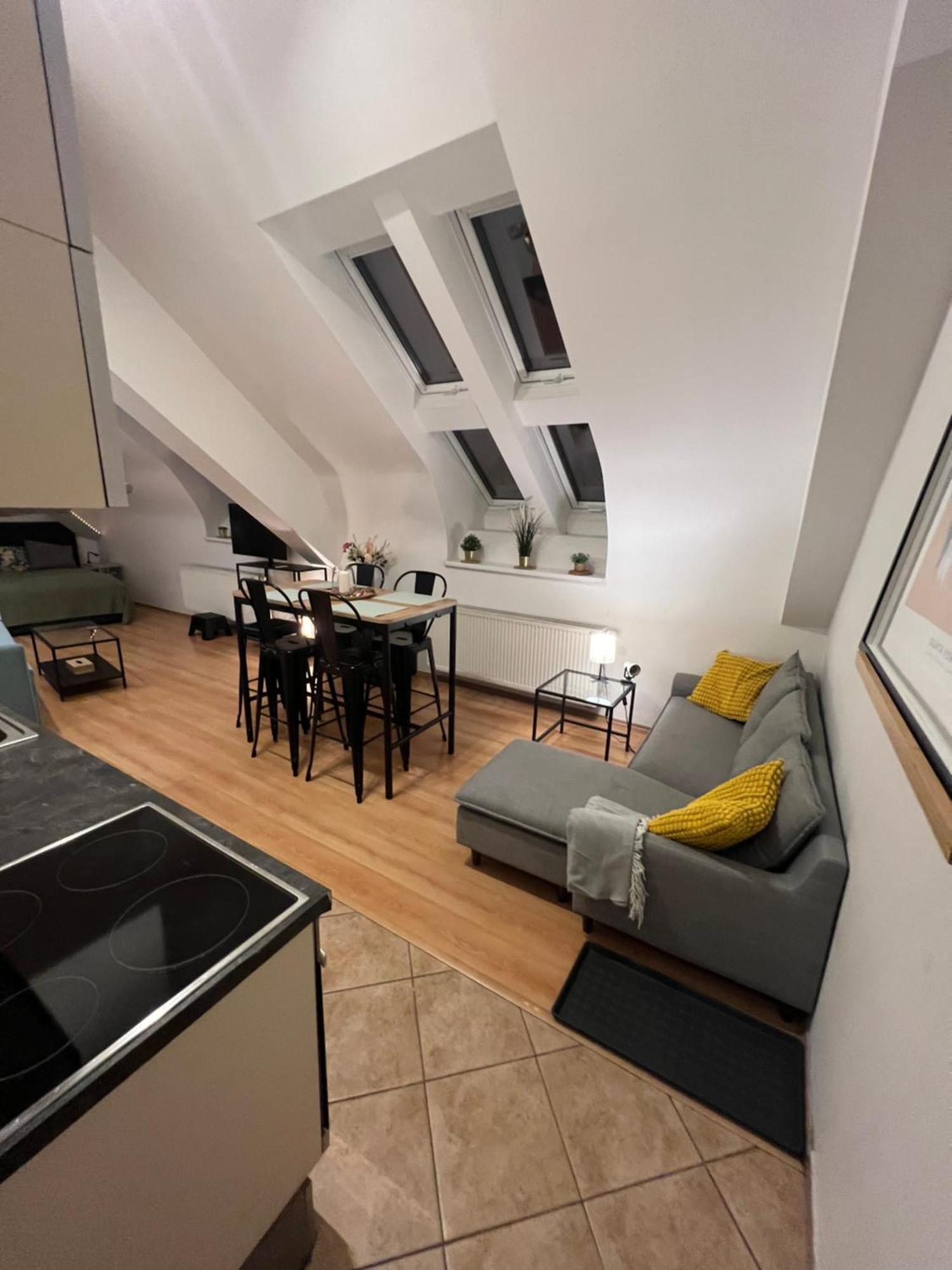 Central, Cozy & Stylish With Views * Prague