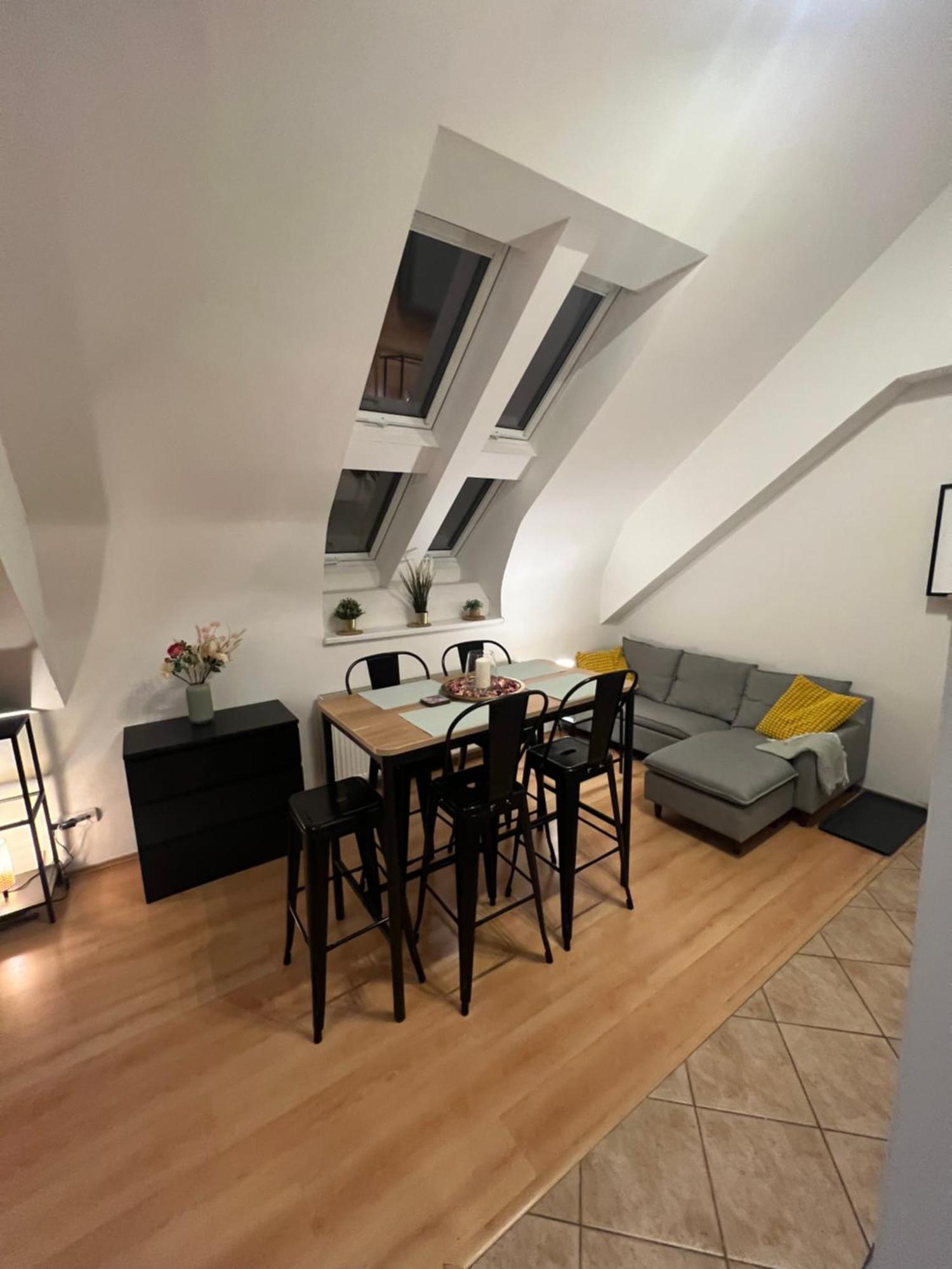 Central, Cozy & Stylish With Views Appartement *