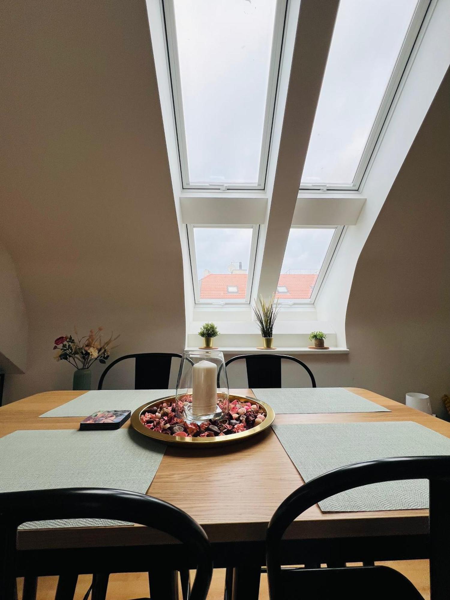 Central, Cozy & Stylish With Views Prague