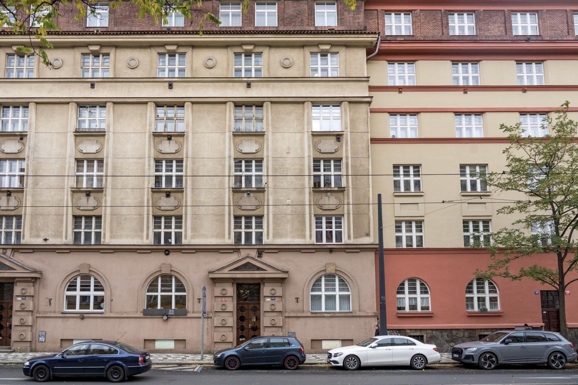 Days - Balcony - Workplace - Great Vibe Apartment Prag