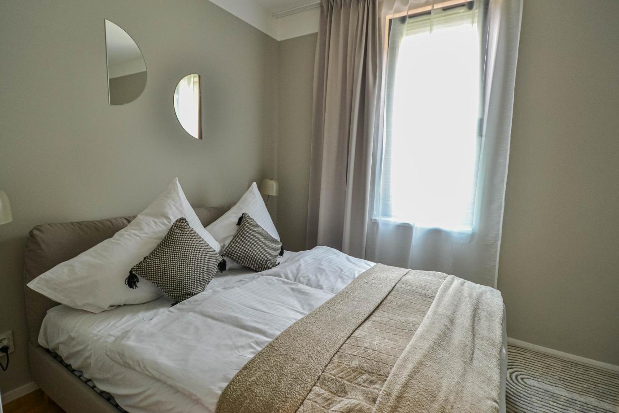 Japanese Design 3bdr In A Vibrant Area * Prague
