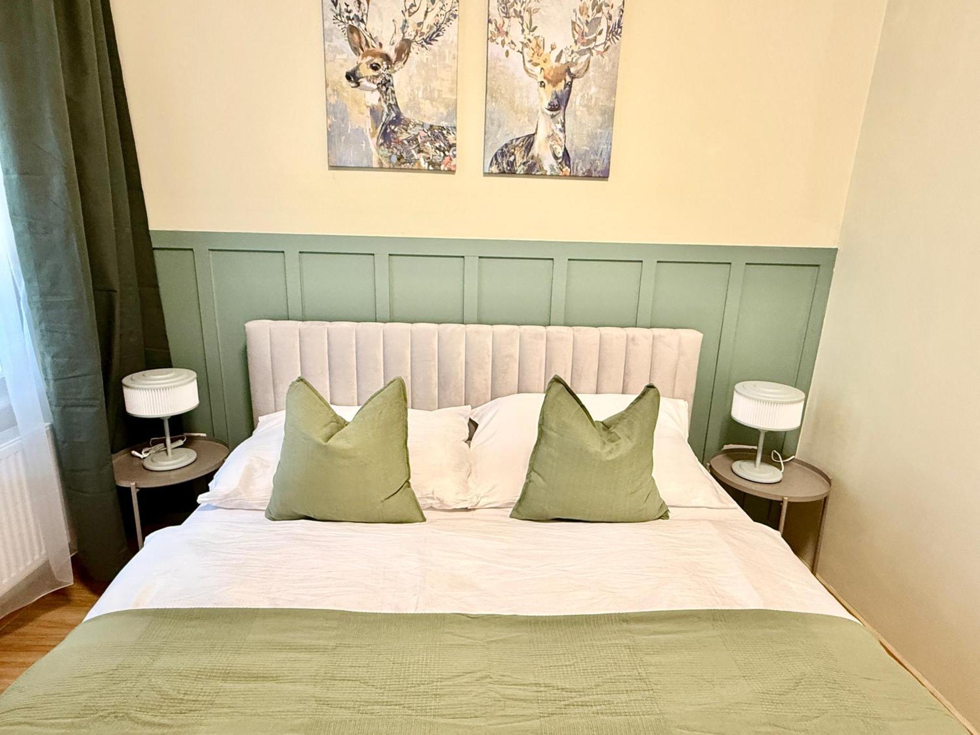 Stunning In Middle Of Wenceslas Square Apartment Prague
