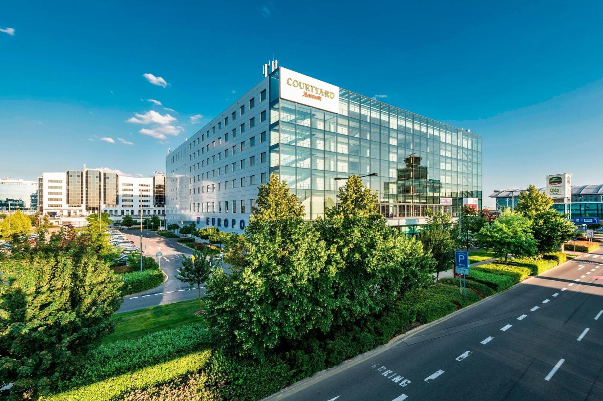 Courtyard By Marriott Airport 4* Prag