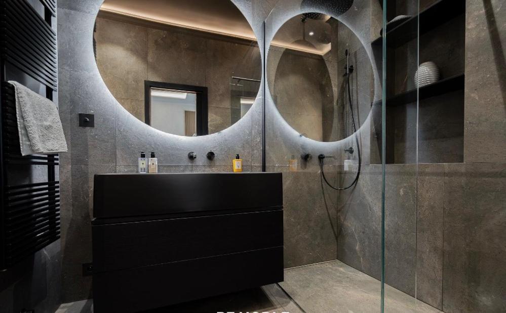Old Town Luxury 3bd Apartment Prague