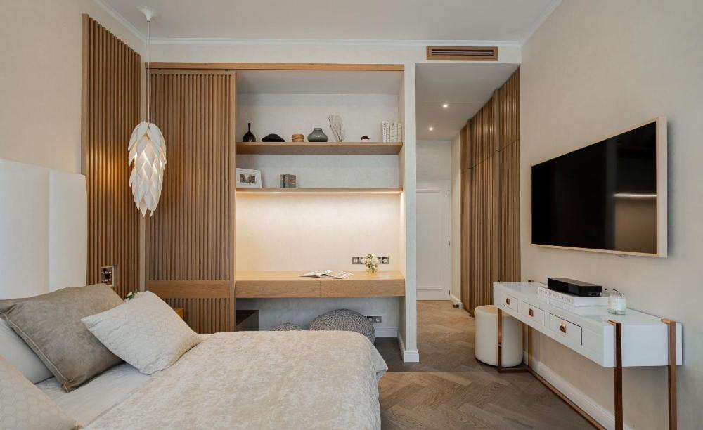 Old Town Luxury 3bd Prague
