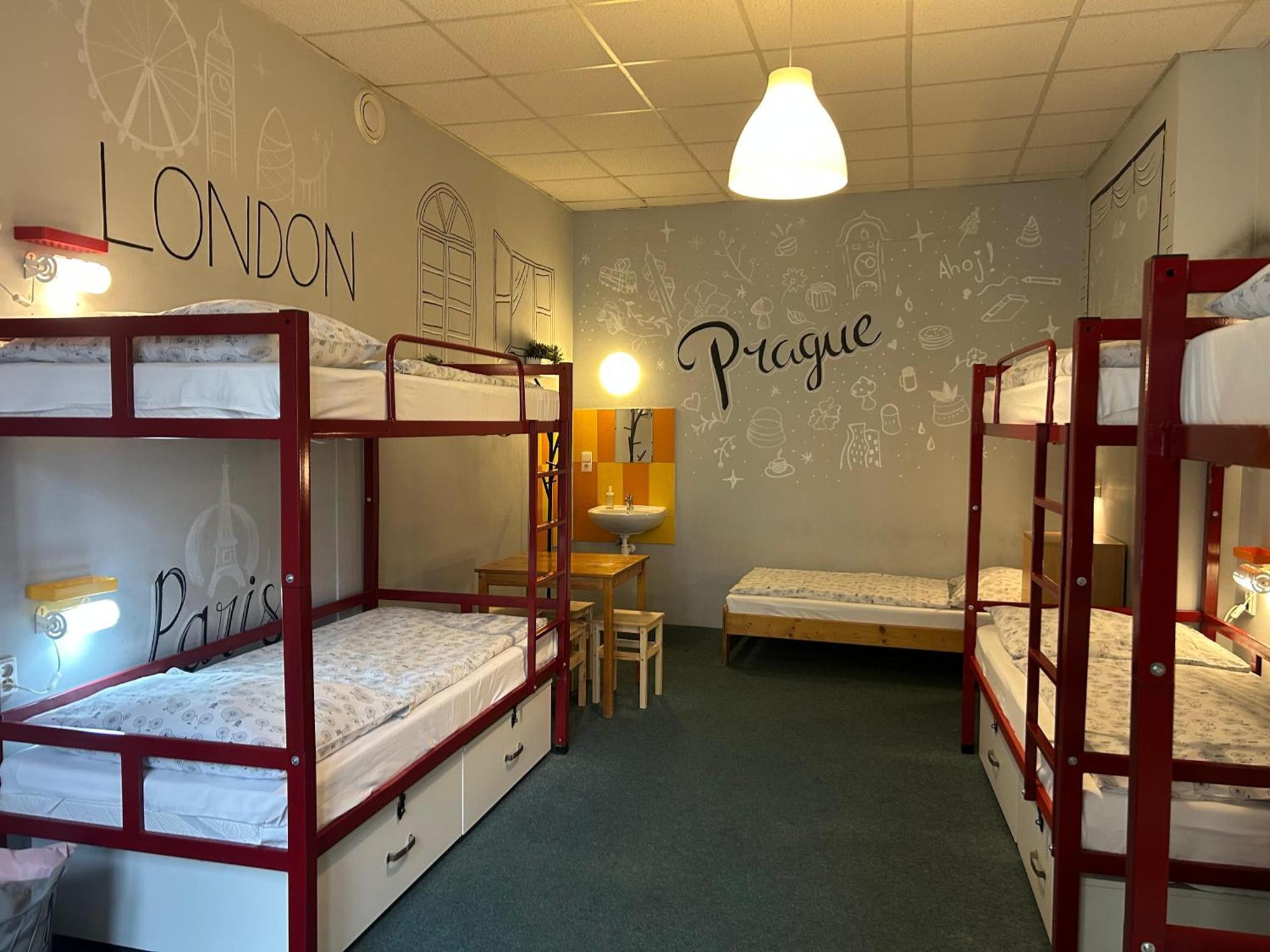 Downtown Hostel *