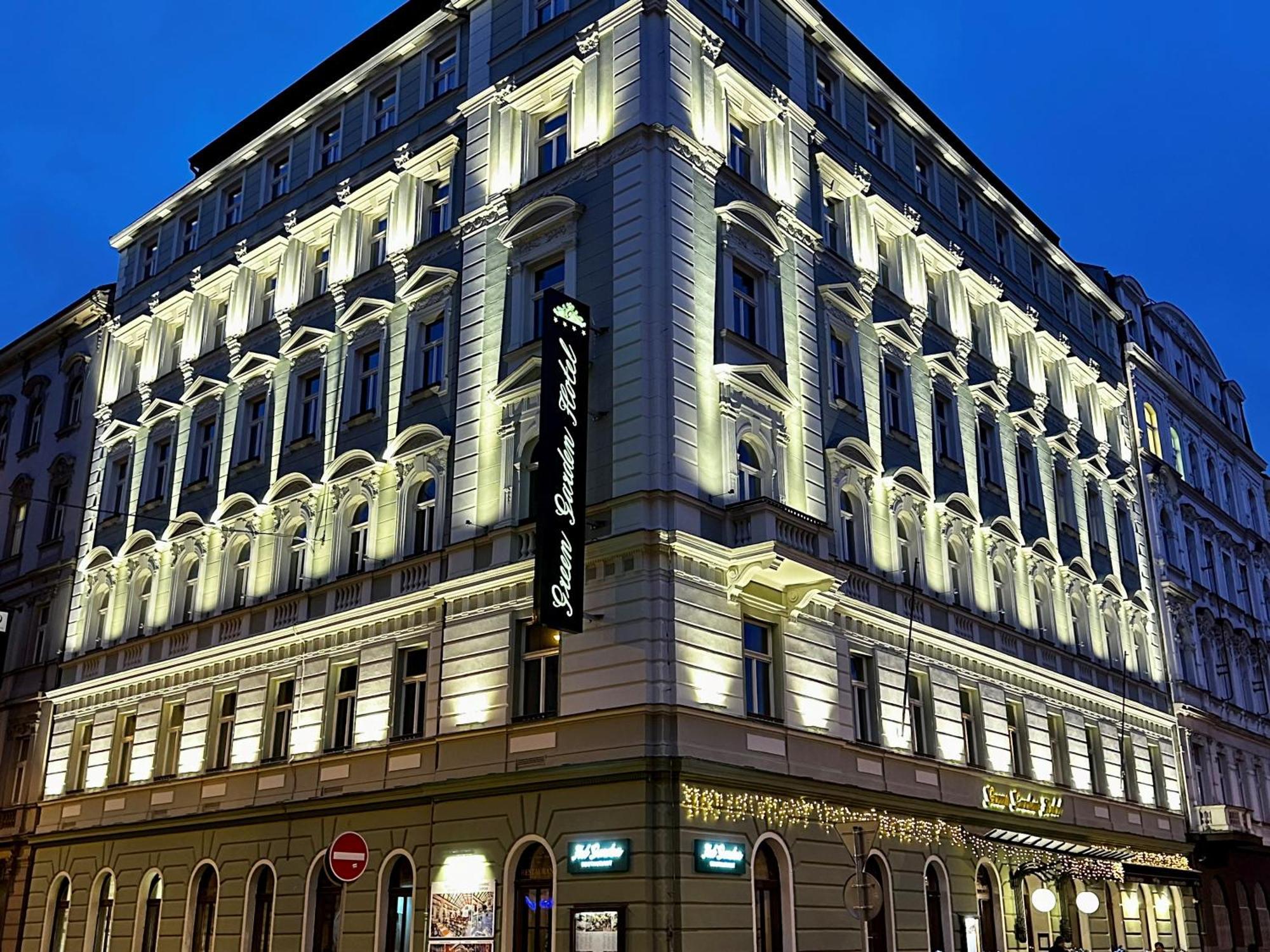 Garden Hotel 4*