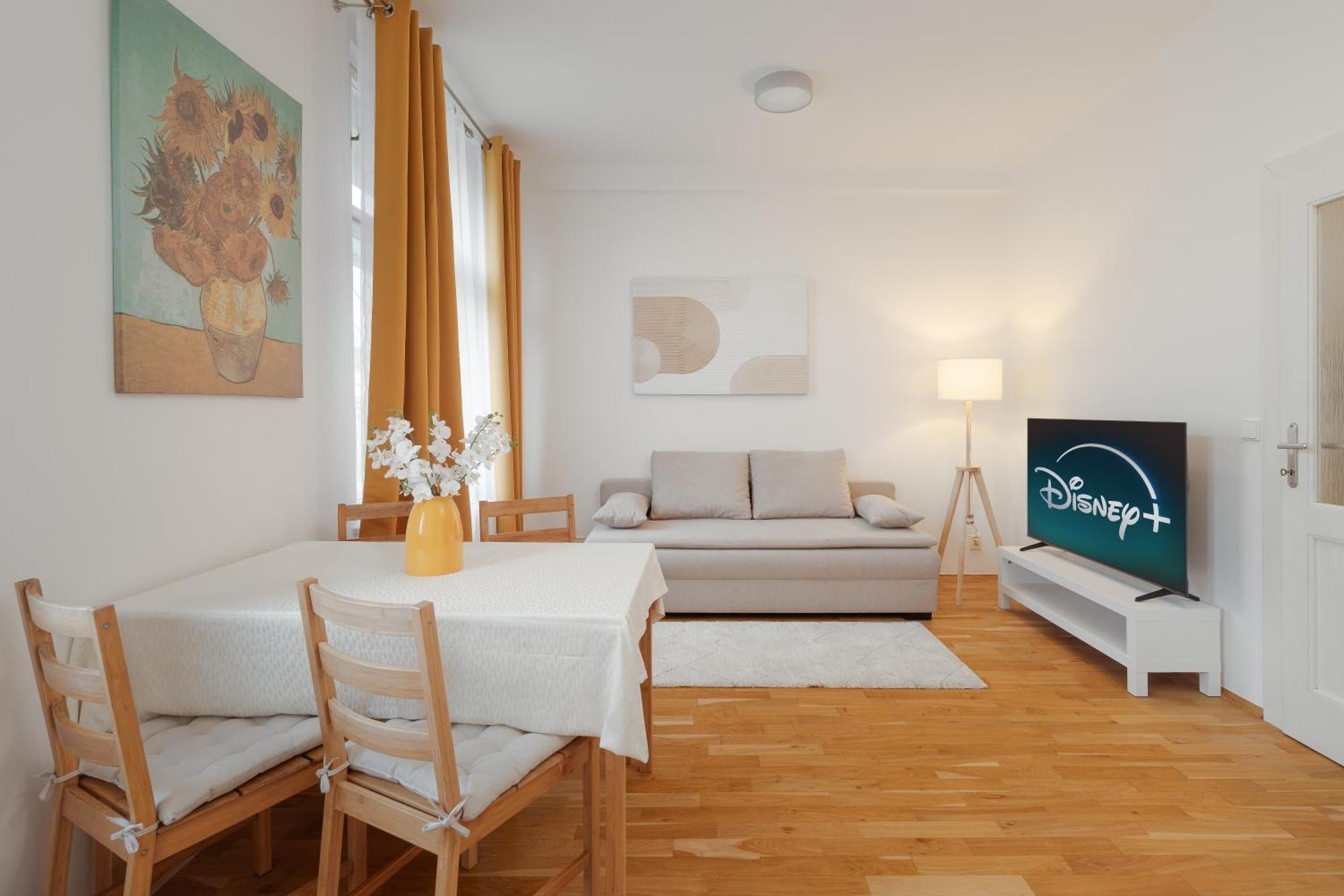 Louvre - Cozy Center With Balcony Apartment *