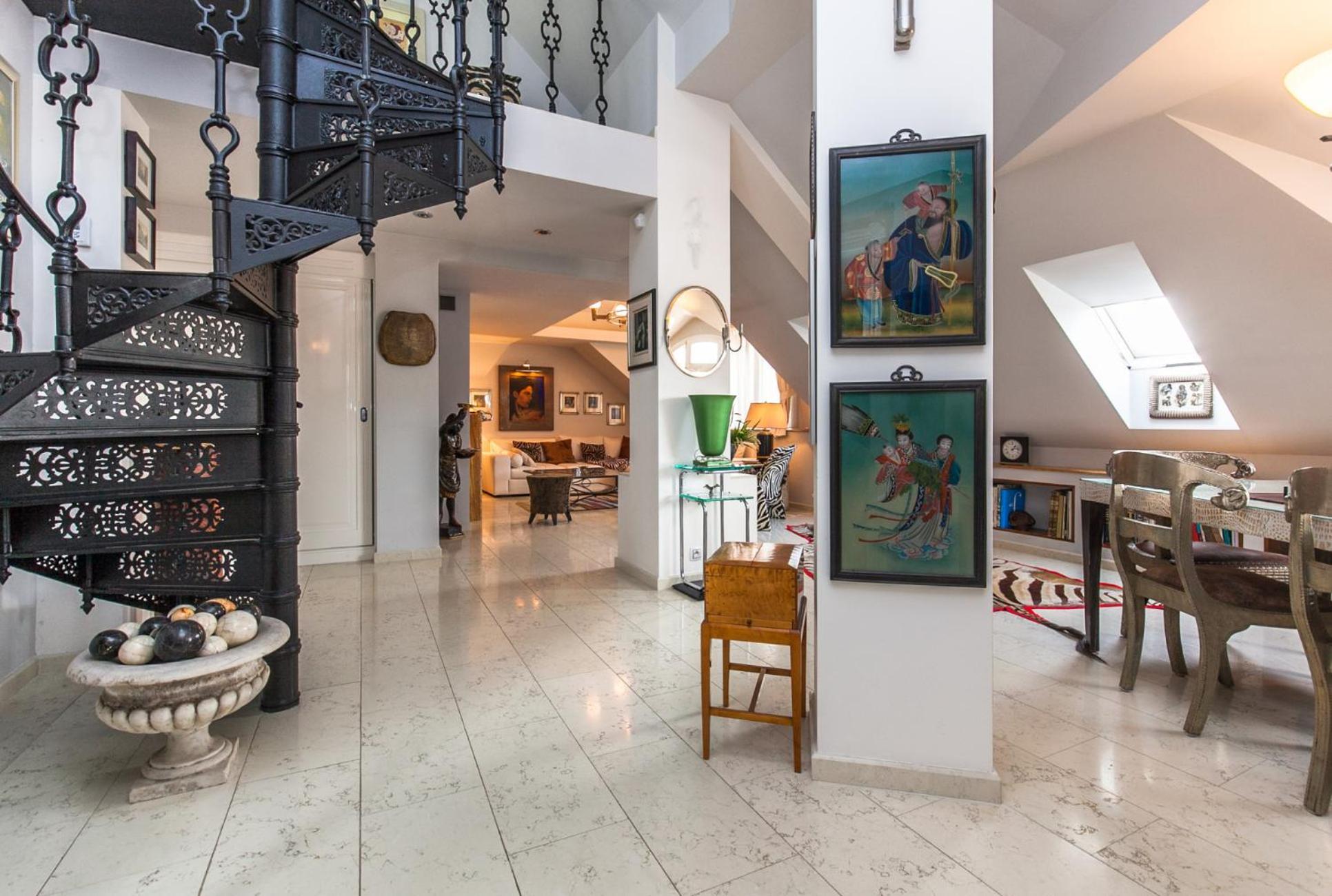 Wishlist Residences - Old Town Square Apartment *
