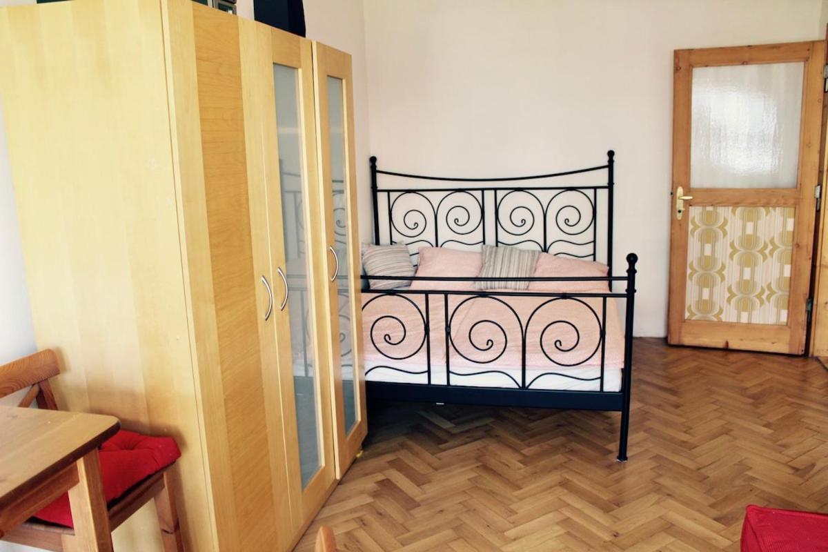 Sunny With Balcony Near Castle With Castle View Appartement *