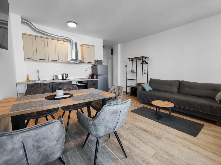 Apartment Apartman No1 Reos *