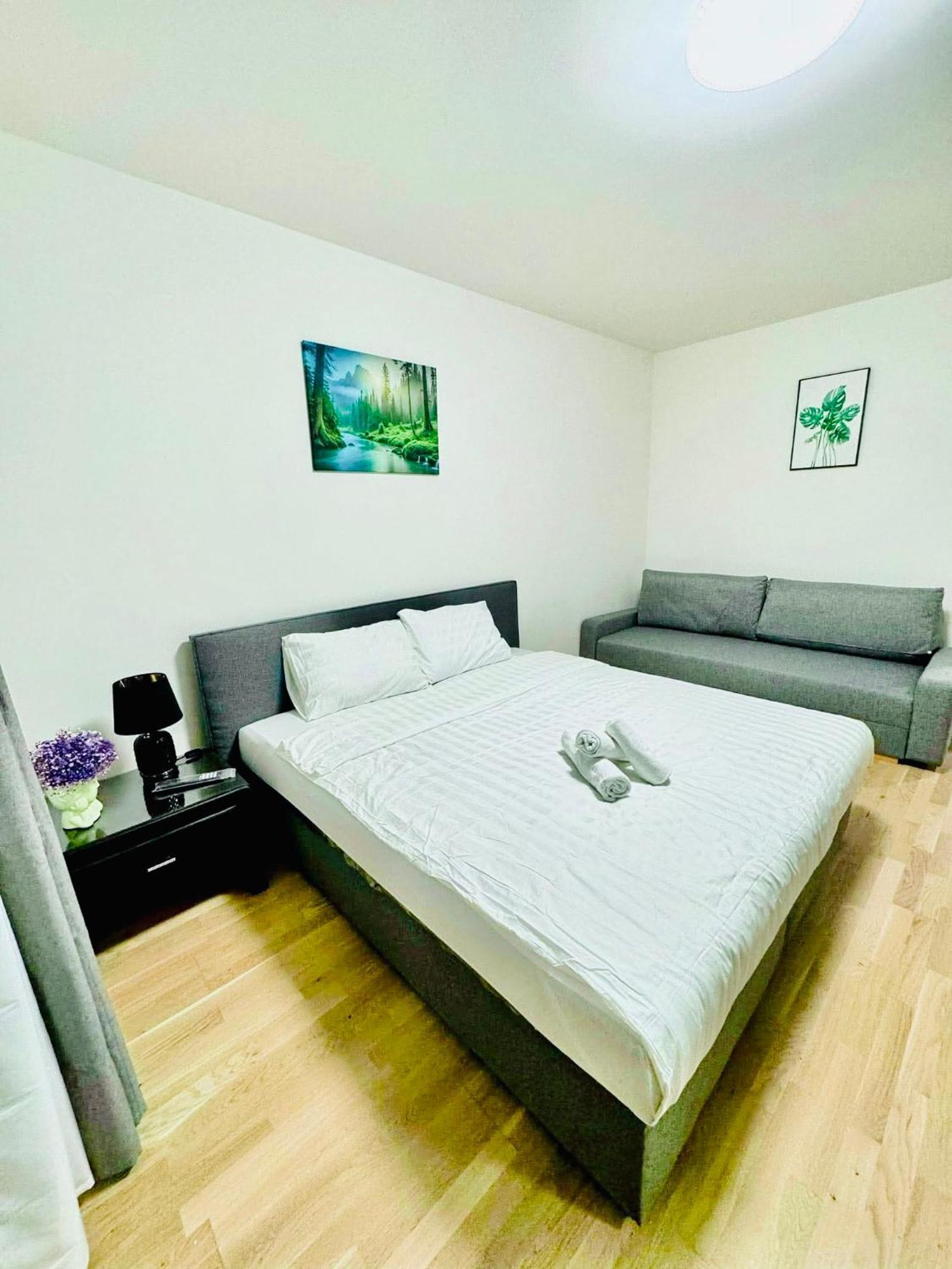 Nest Center *