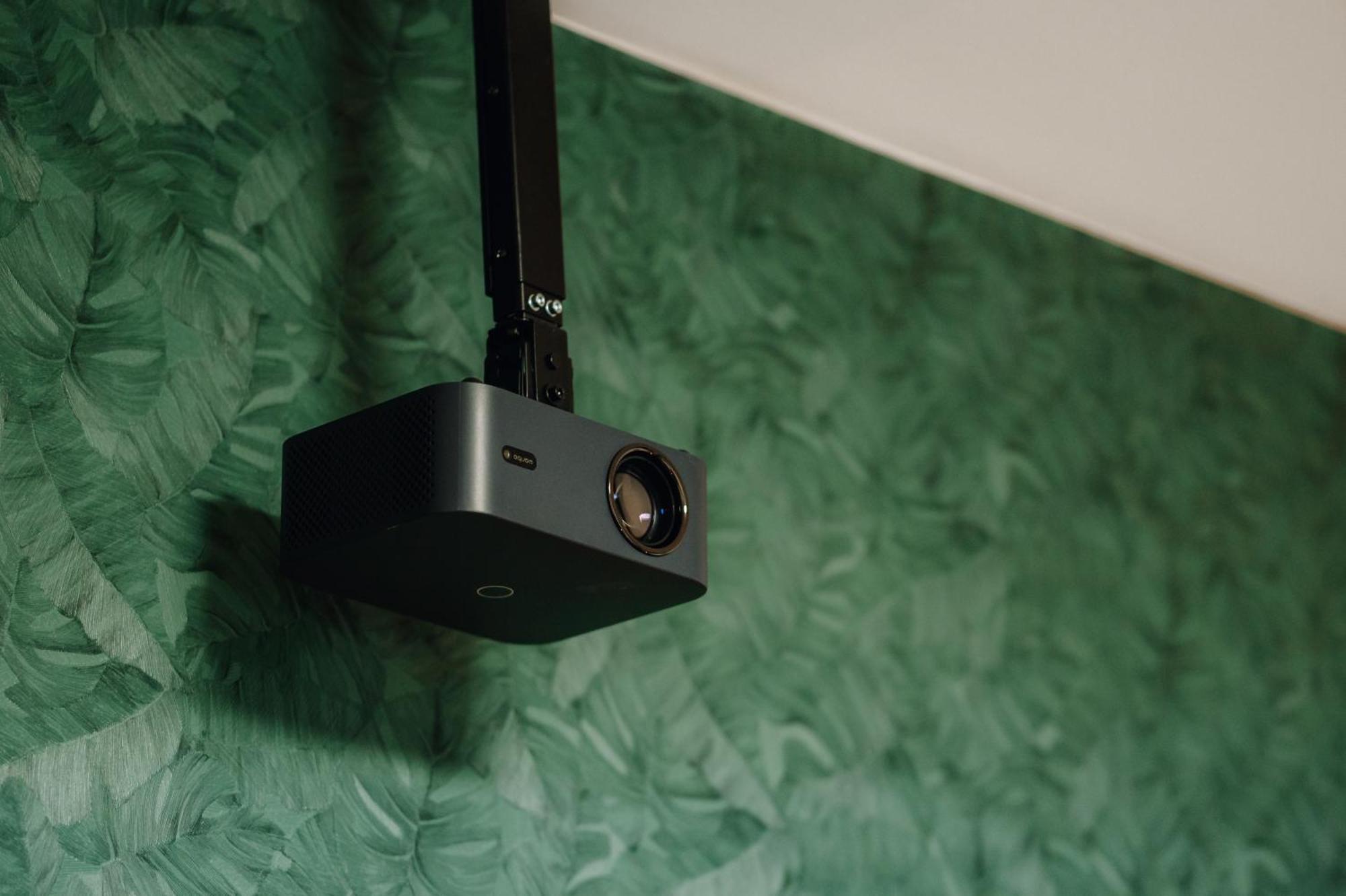 Proxima Downtown - Pool Table And Cinema Projector Apartment *