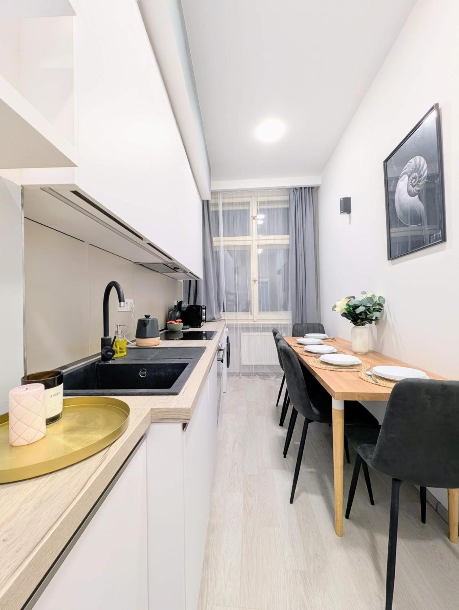 Apartment Old Town 2 Bdr, Free Coffee *