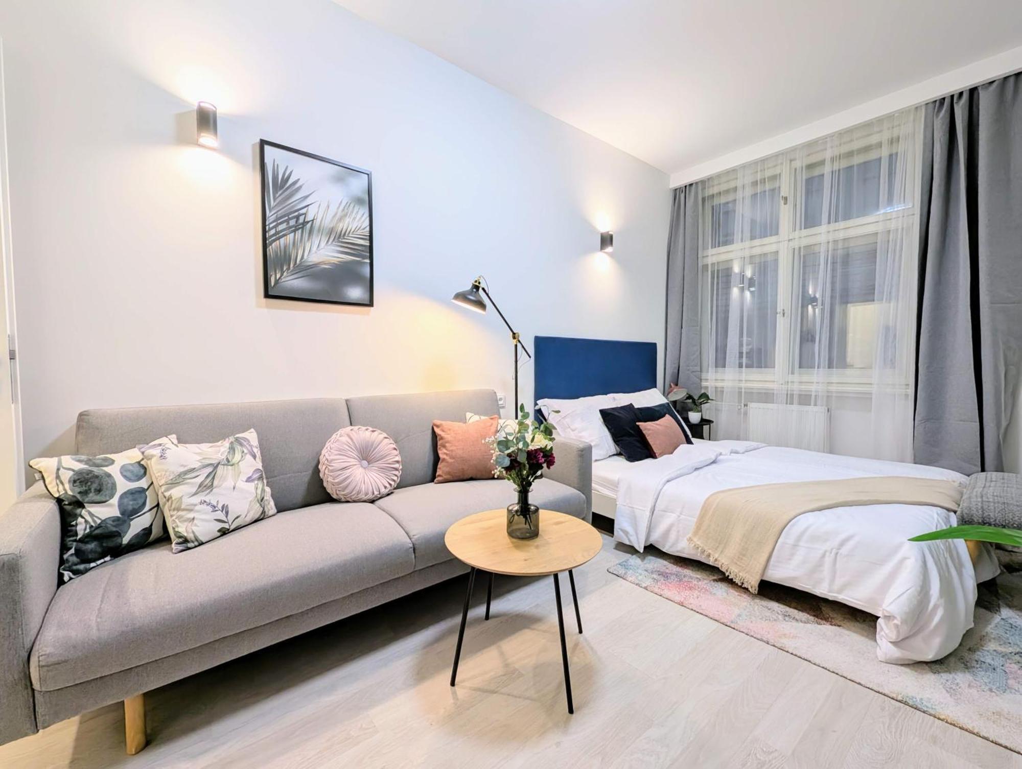 Apartment Old Town 2 Bdr, Free Coffee *