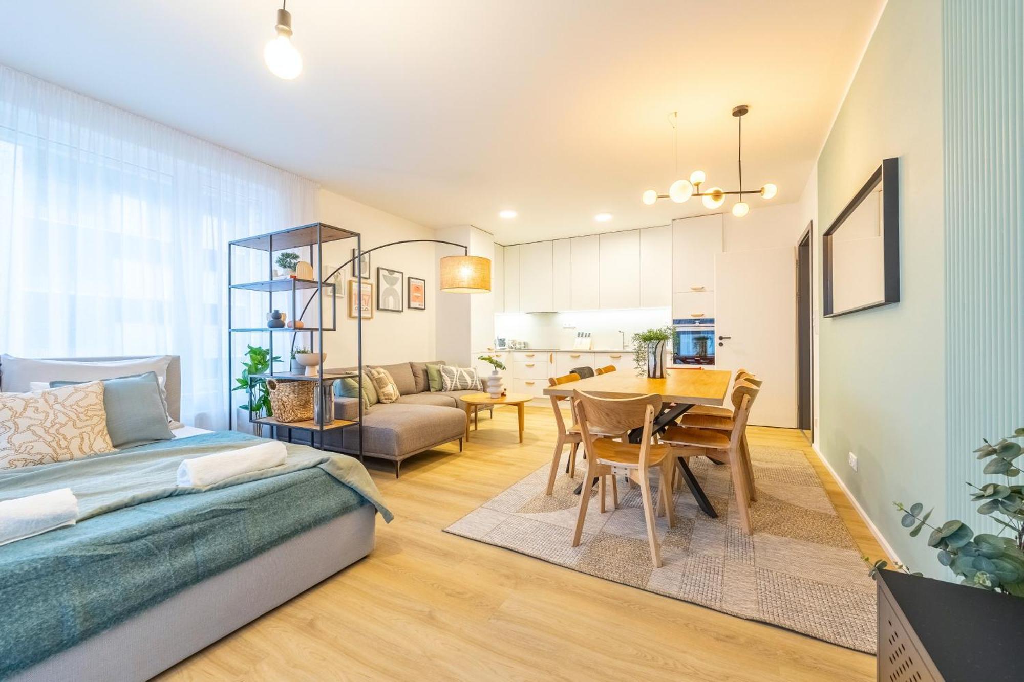 Spacious 3br - 2 Parking Spots, Full Kitchen, By Gravity Apartamento