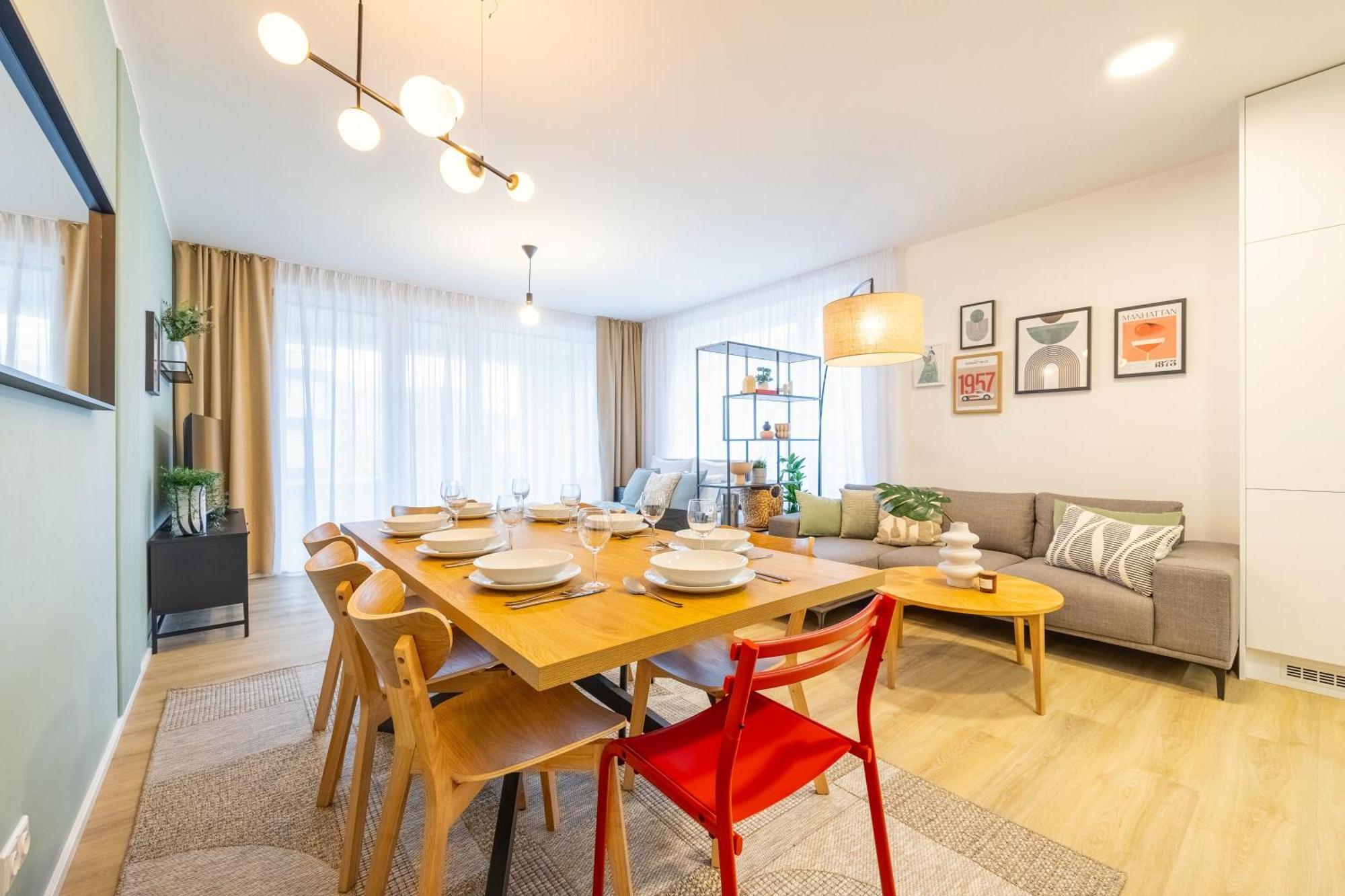 Spacious 3br - 2 Parking Spots, Full Kitchen, By Gravity Apartamento