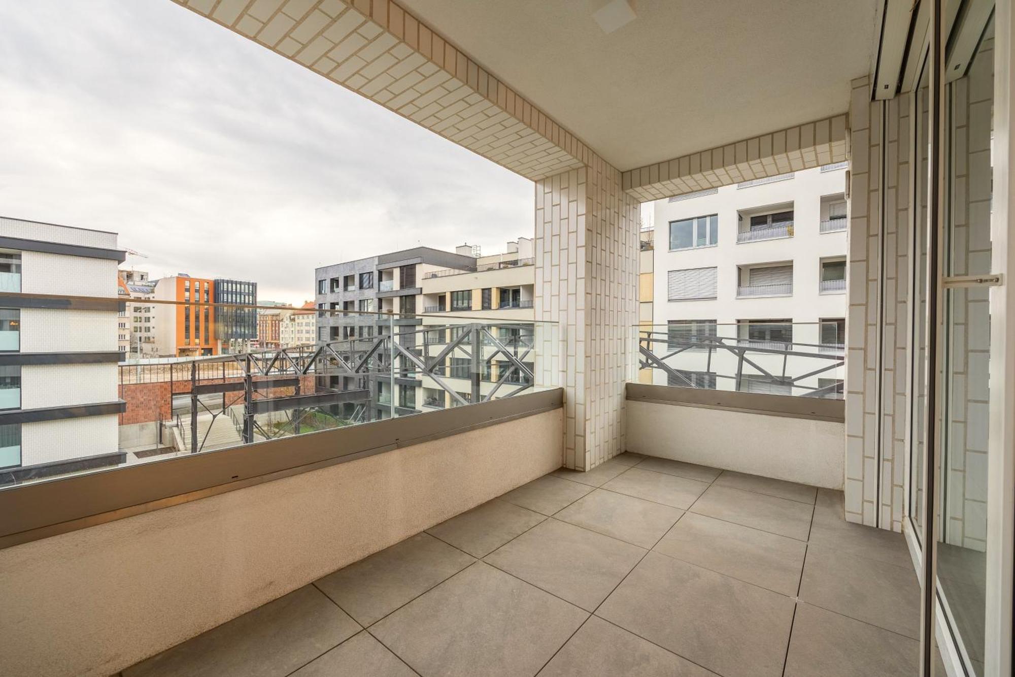 Apartamento Spacious 3br - 2 Parking Spots, Full Kitchen, By Gravity Praga
