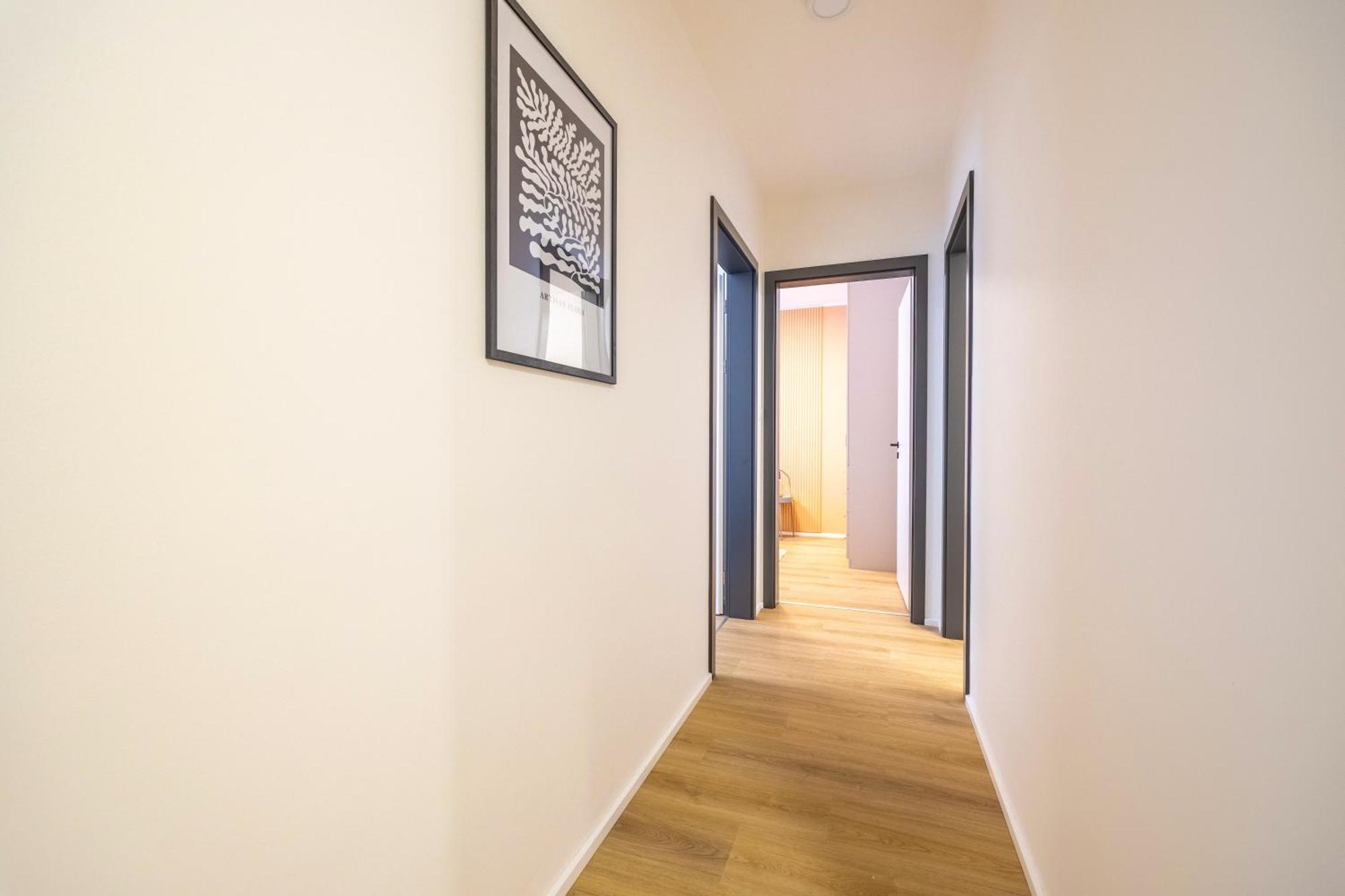 Apartment Spacious 3br - 2 Parking Spots, Full Kitchen, By Gravity Prague