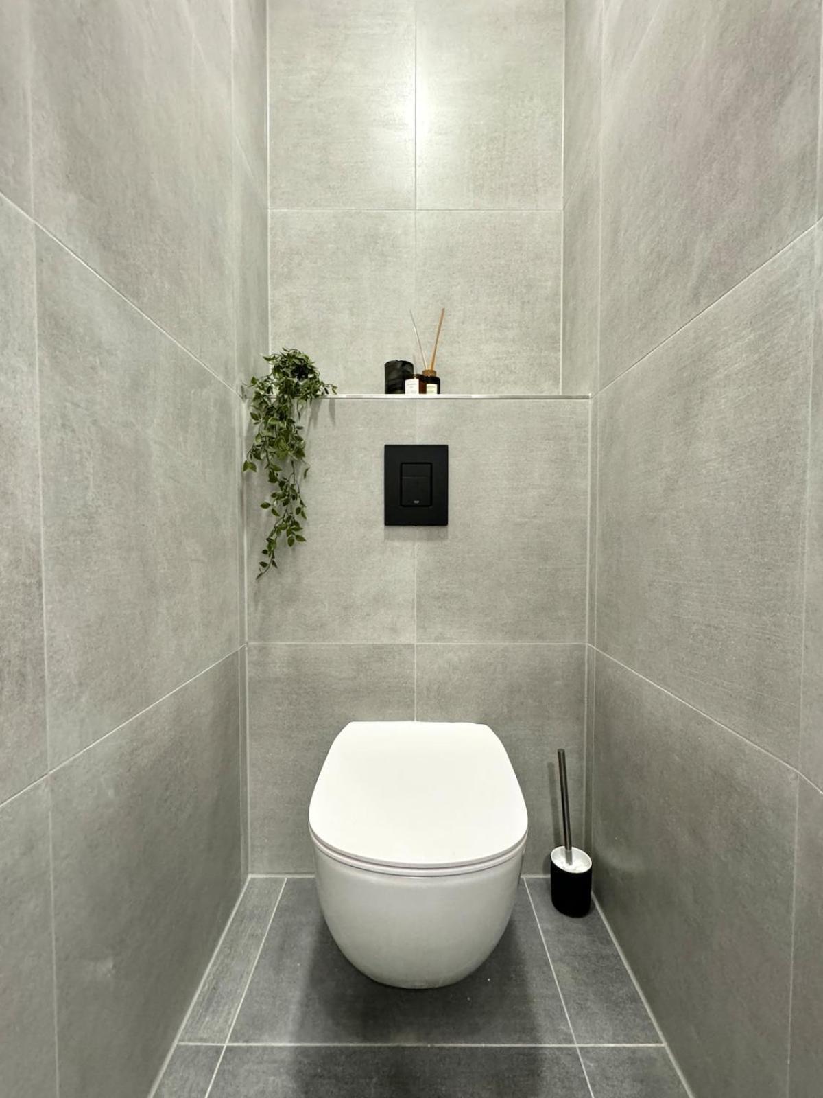 10 Minutes Charles Bridge Modern Apartment, Apartment Prague