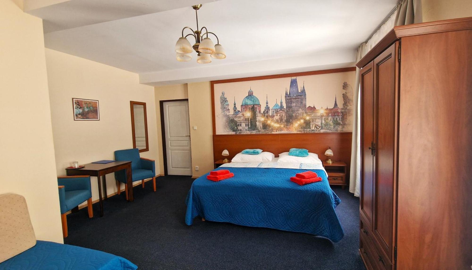 Aaron 3* Prague