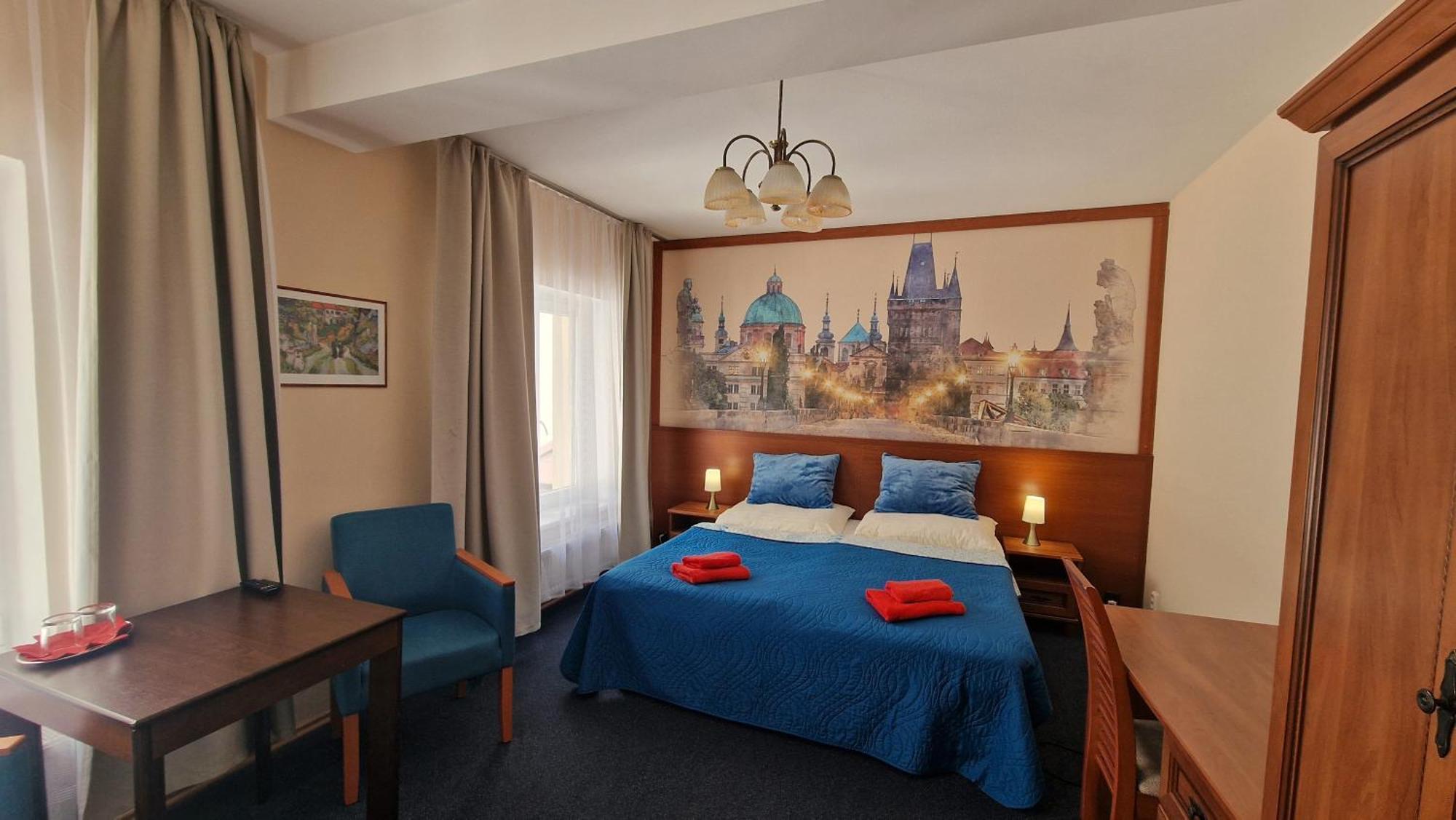 Aaron 3* Prague