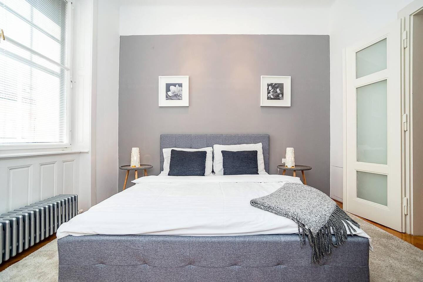 Appartement Elegant Old Town With Balcony With Free Garage *