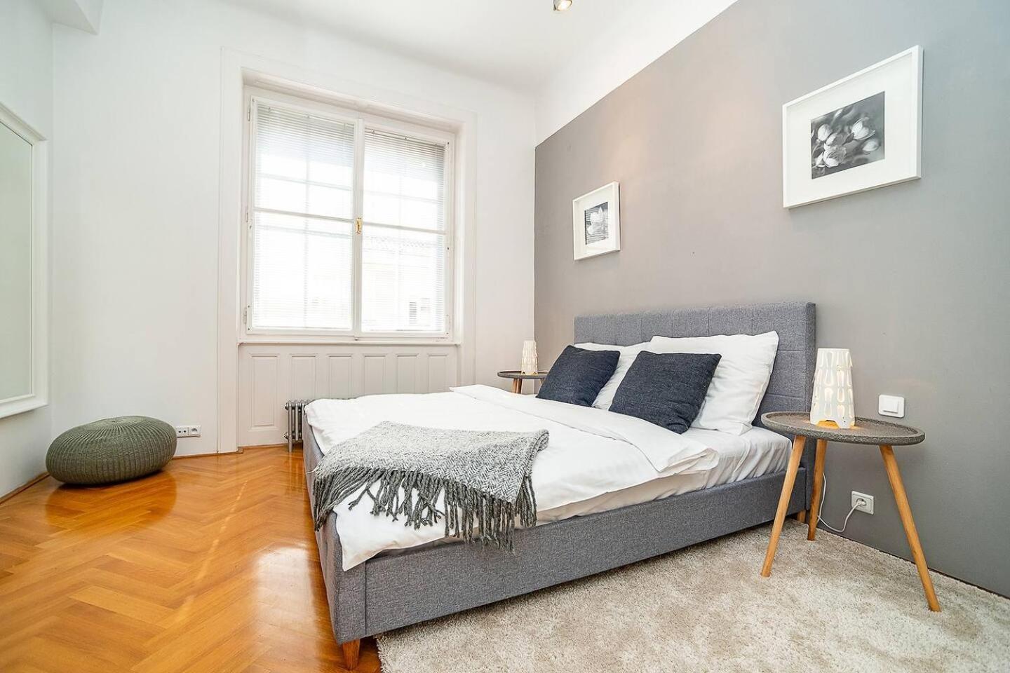 Appartement Elegant Old Town With Balcony With Free Garage Prague