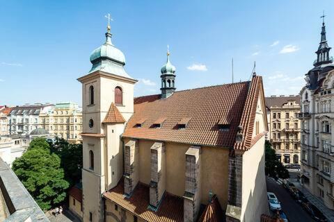 Elegant Old Town With Balcony With Free Garage
