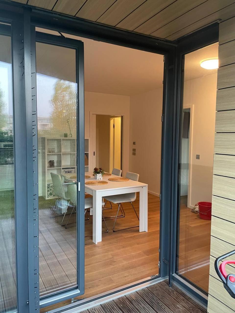 Serene & Private Garden Oasis Daire Prag