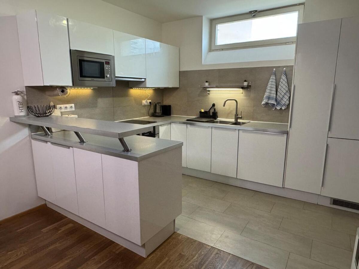 Daire Charming Duplex Loft In Center Prag