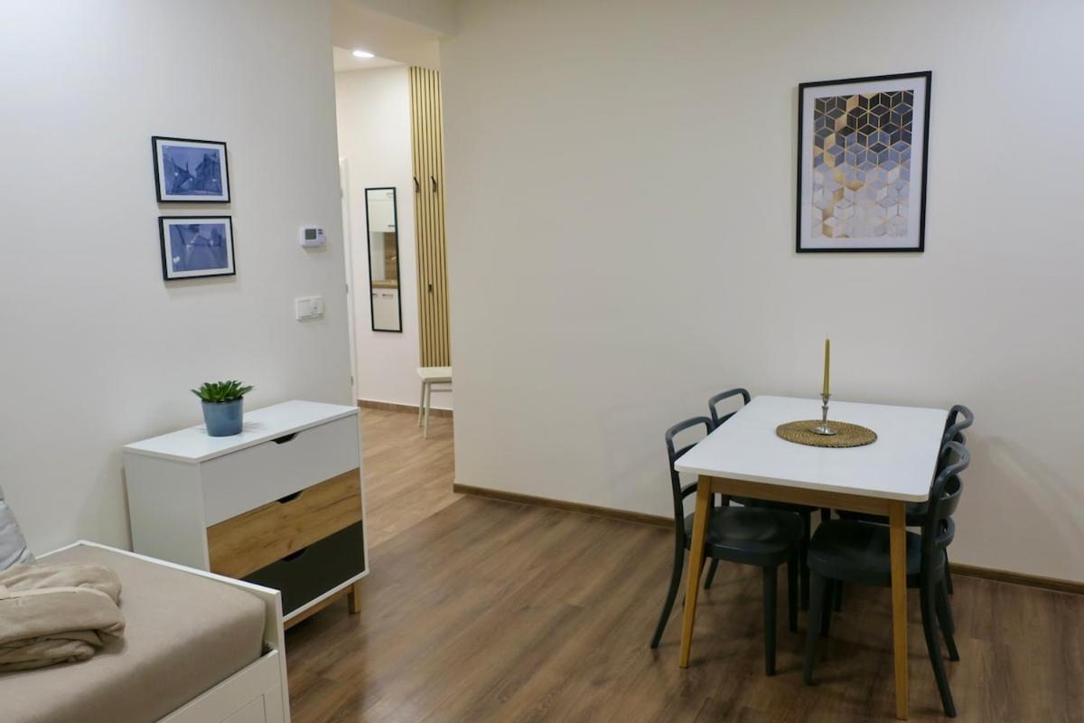 Apartment Charm Deco Near Old Town, All-friendly *