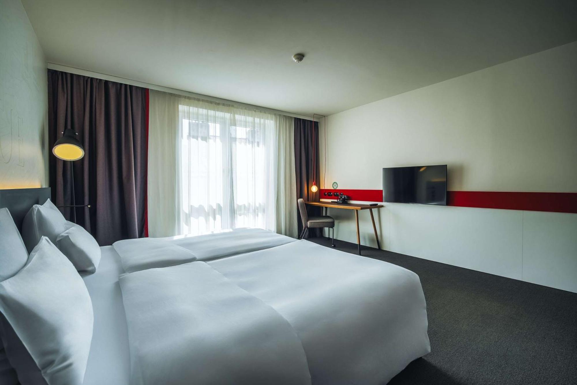Pentahotel Hotel 4*