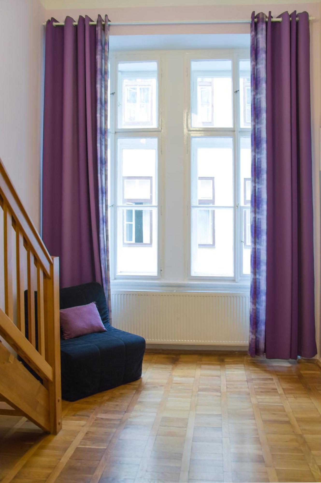 Jindrisska 25 *