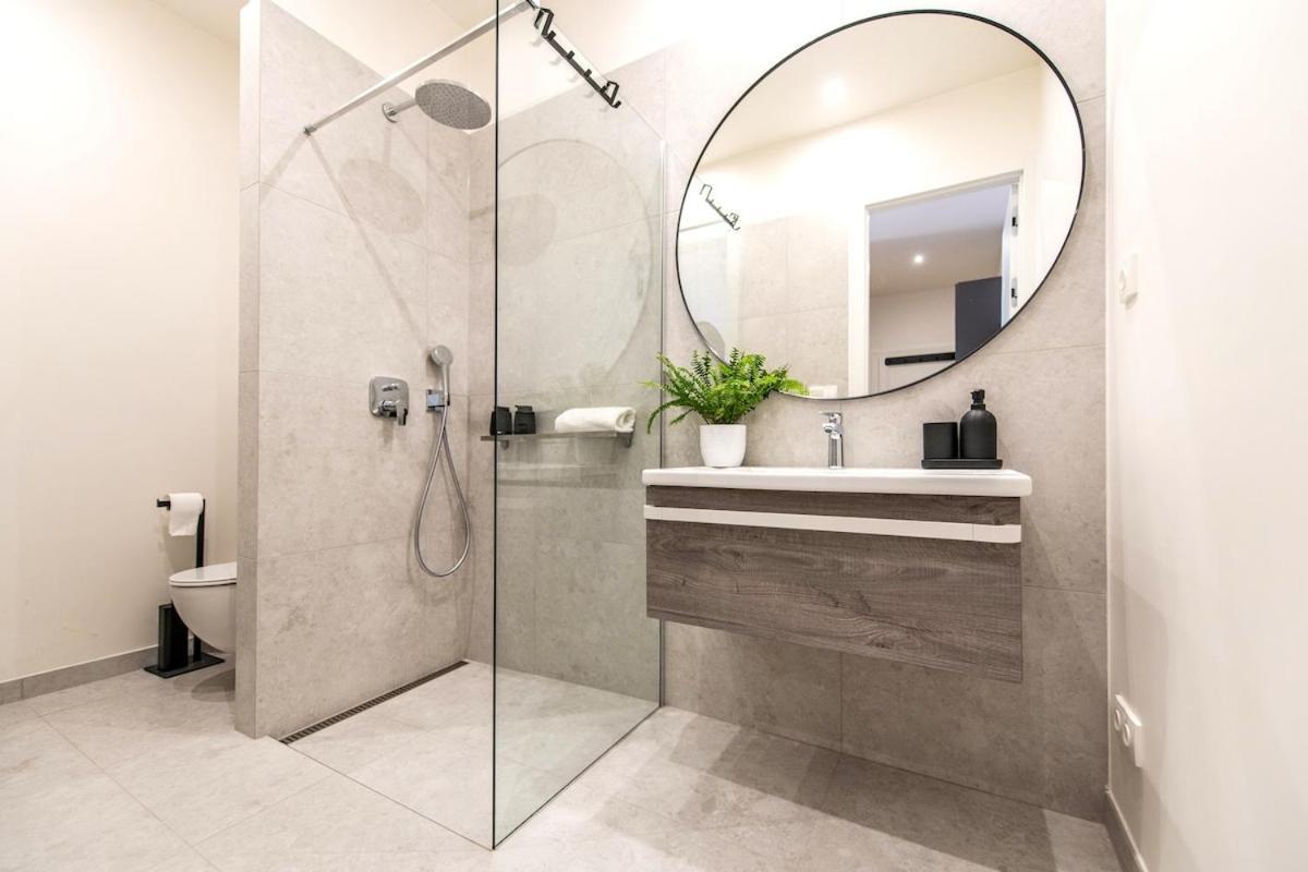 Sunny & Quiet In Peaceful Hood,metro Access Apartment *