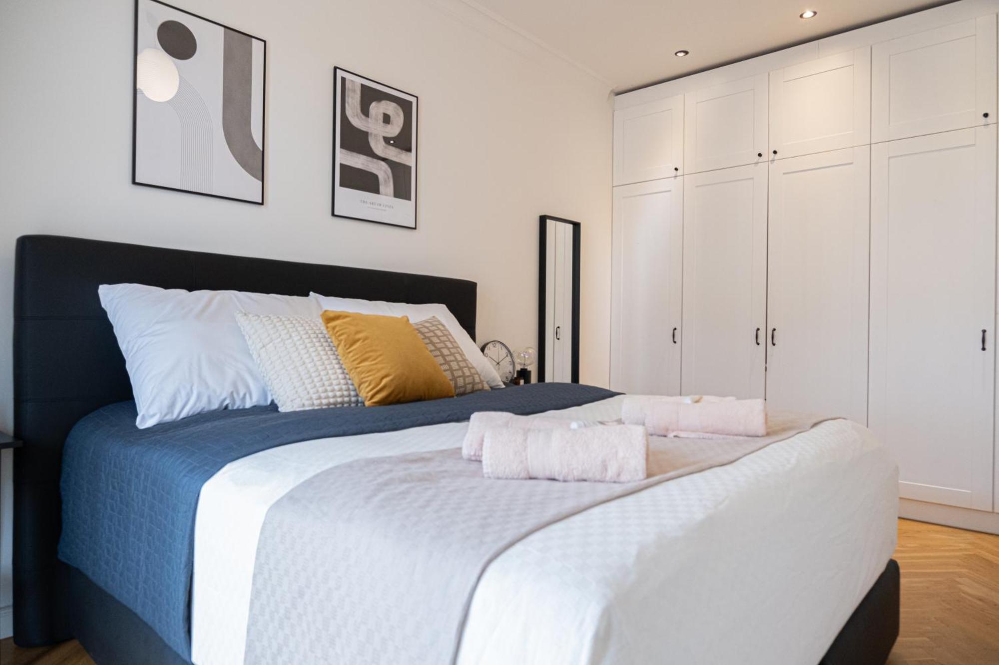 Spacious Near Castle Apartment *