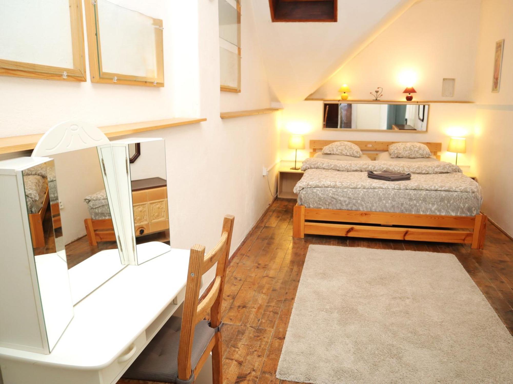 Old Town & Parking Assistance Homestay *
