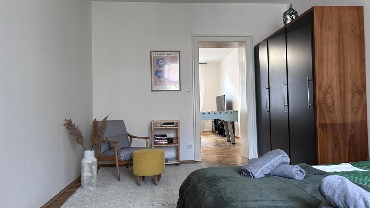 Stylish In The Center Of Apartment