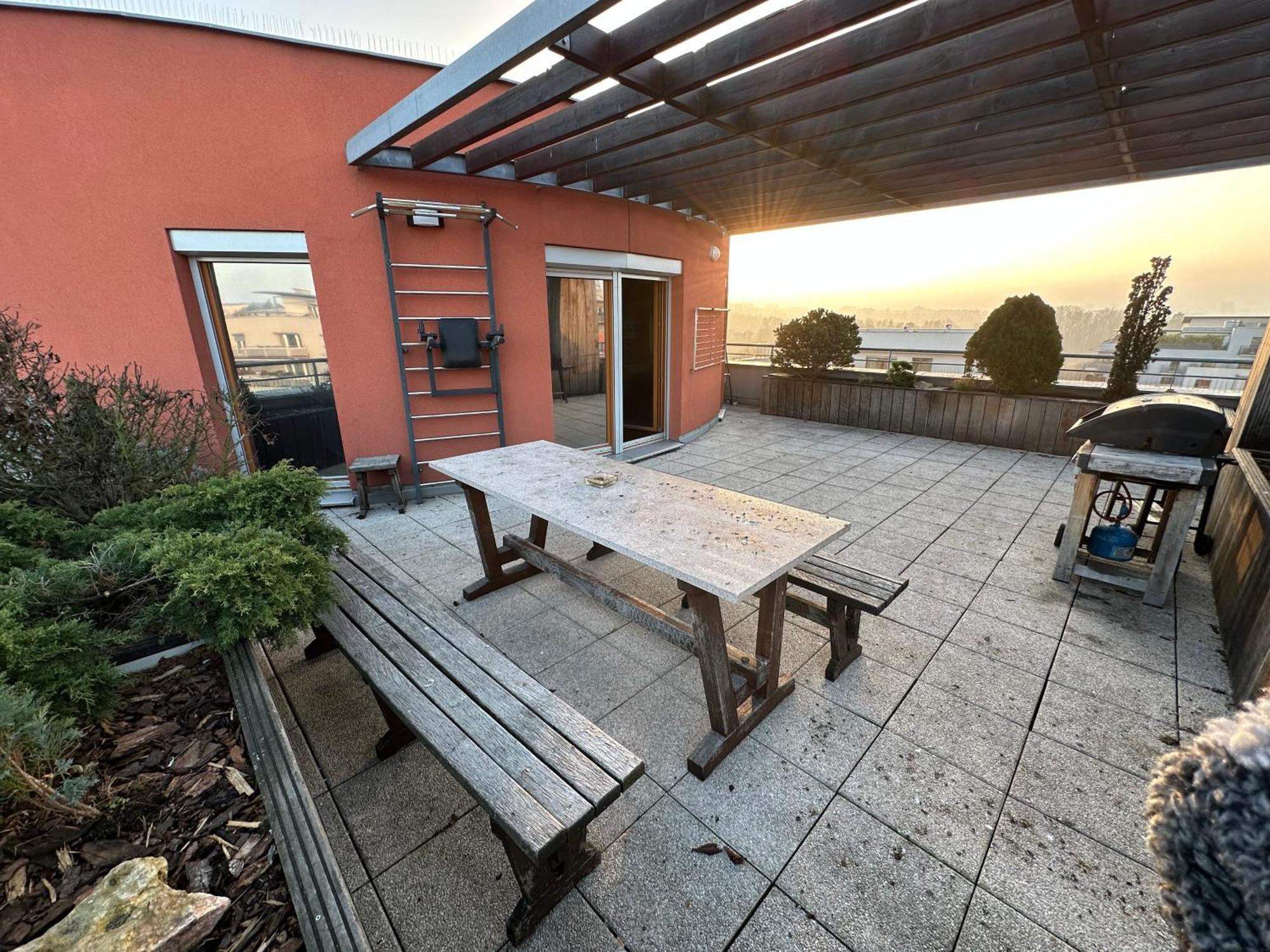 Apartment Prostorny Stresni Byt S Terasou Prague