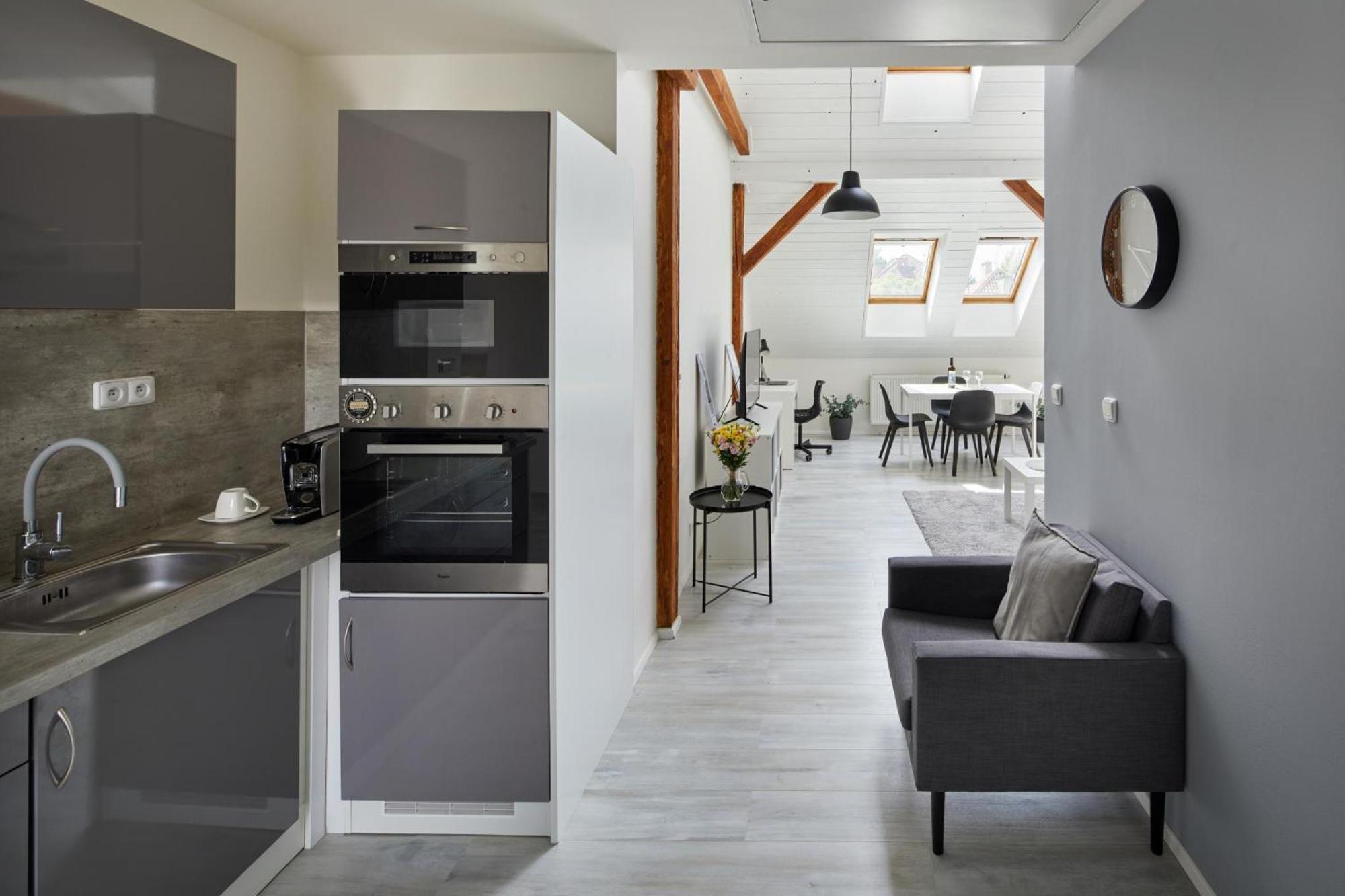 Days - Bright - Fast Wifi - Quiet Area Apartment