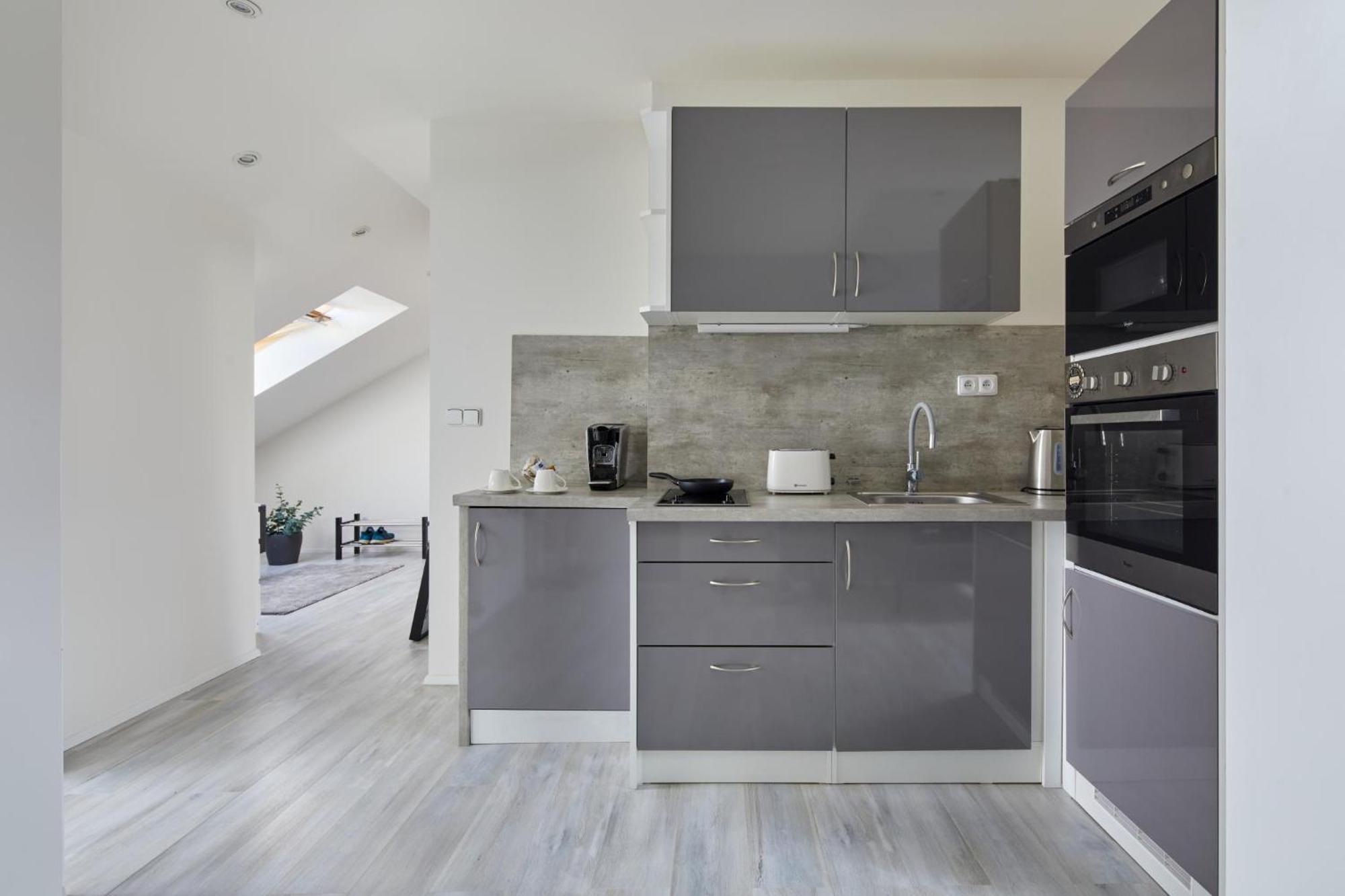 Days - Bright - Fast Wifi - Quiet Area Apartment *