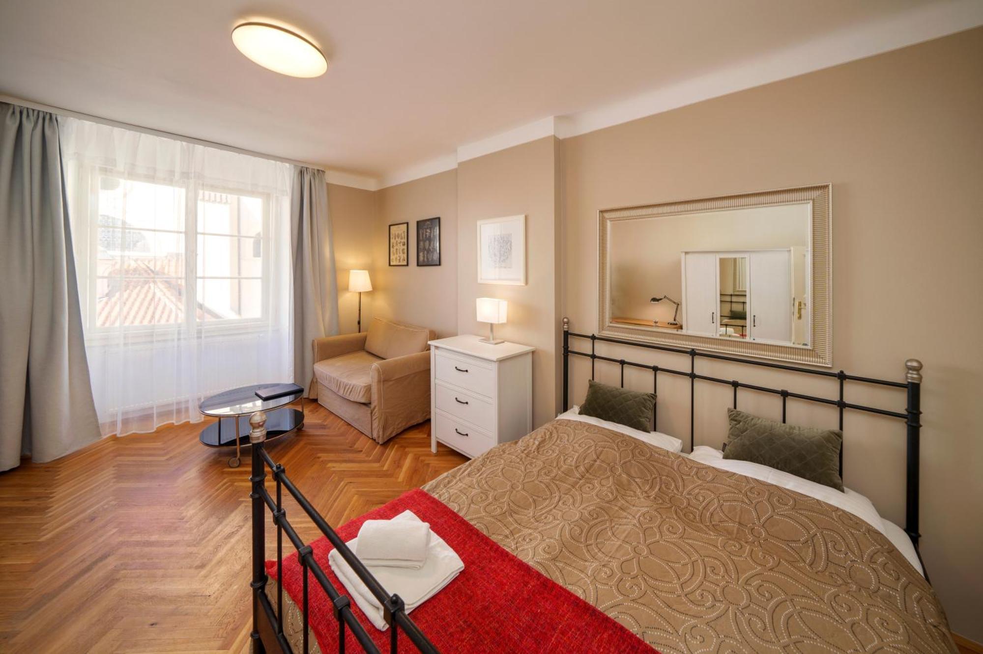 Old Town - 3 Bedroom 3 Bathroom Kitchen * Prague