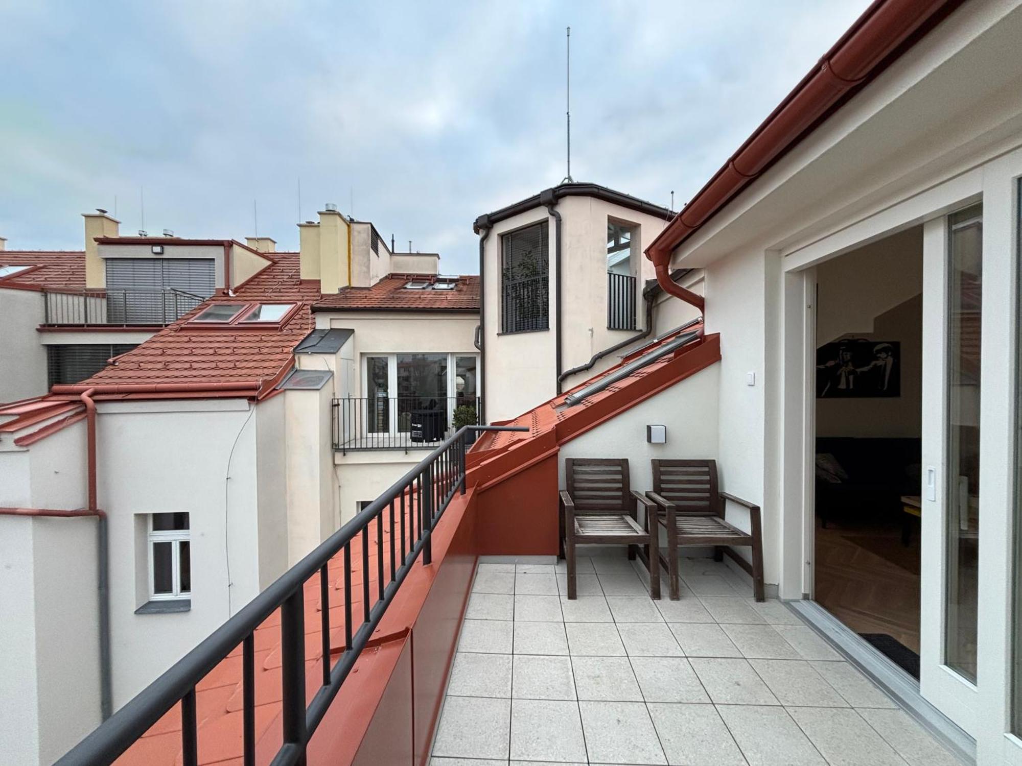 Letna Apartment *