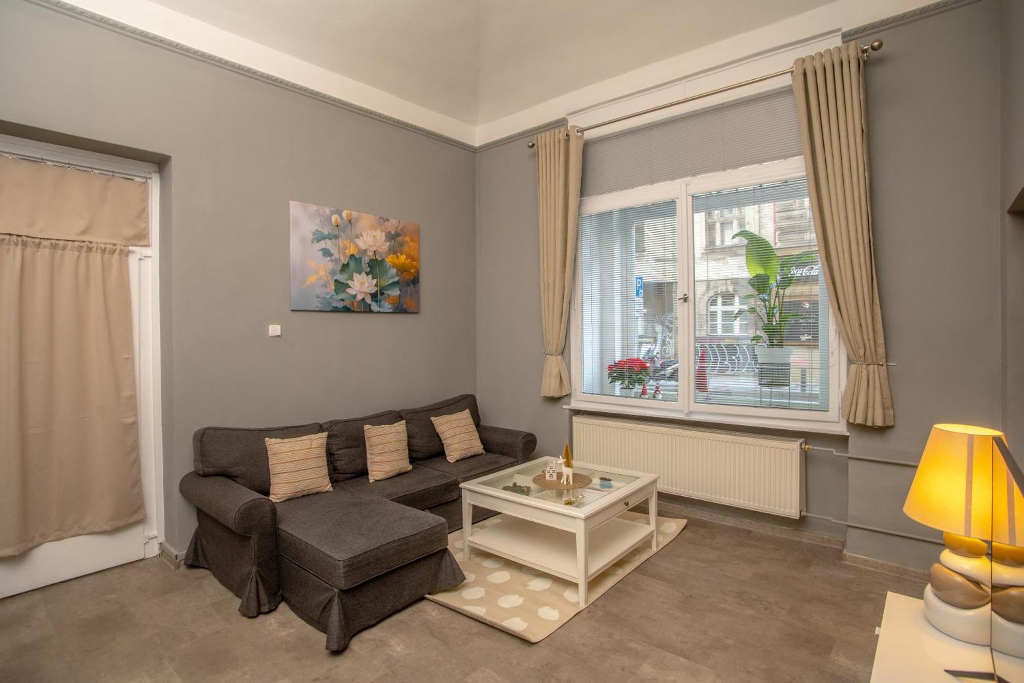 Grand Near Dancing House Apartment Prague