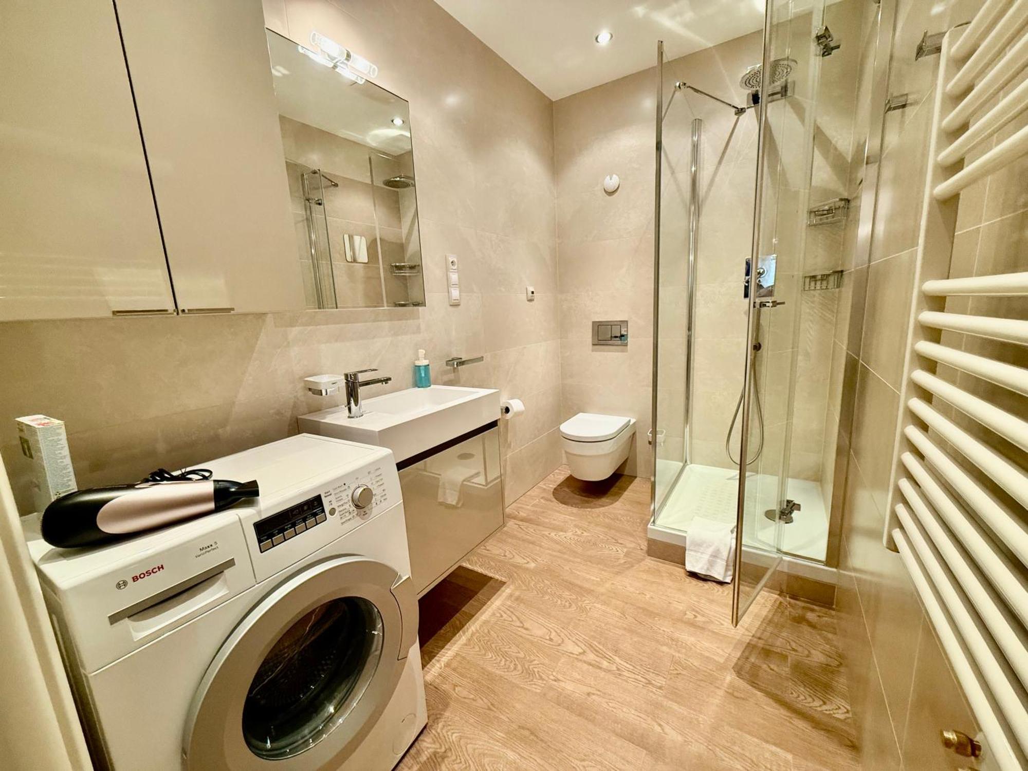 Unique Charles Bridge 2bdr Apartment. Appartement Prague