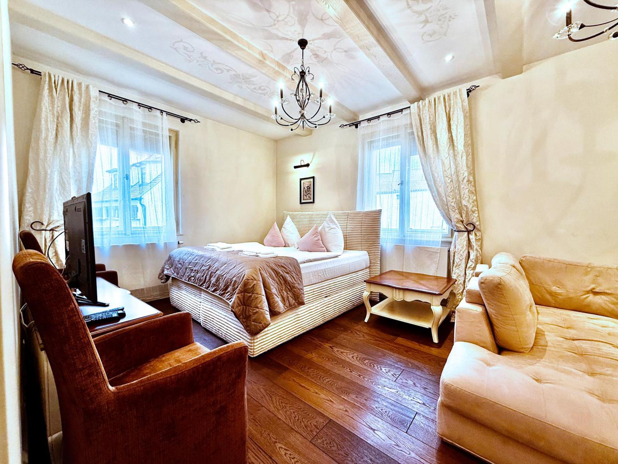 Unique Charles Bridge 2bdr Apartment. Appartement Prague