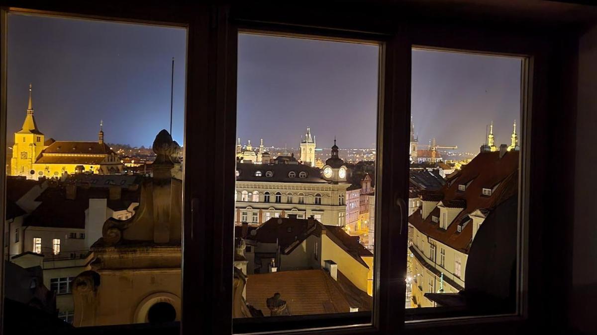 Luxury - View Of The Center Of Apartment *