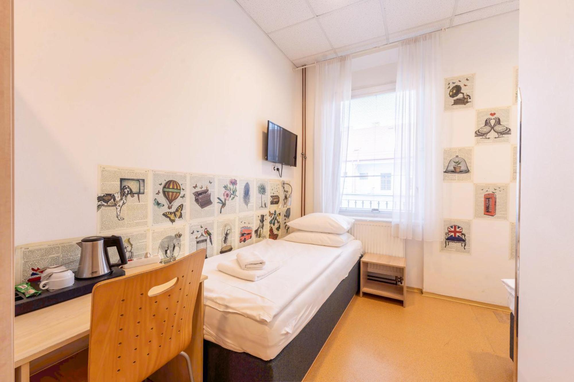 Drunken Monkey Hostel Prague